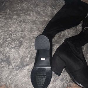 Bottes minimaliste à noeud à talons épais